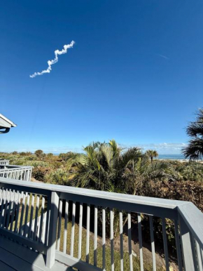 New Direct Oceanfront Condo In Cape Canaveral!